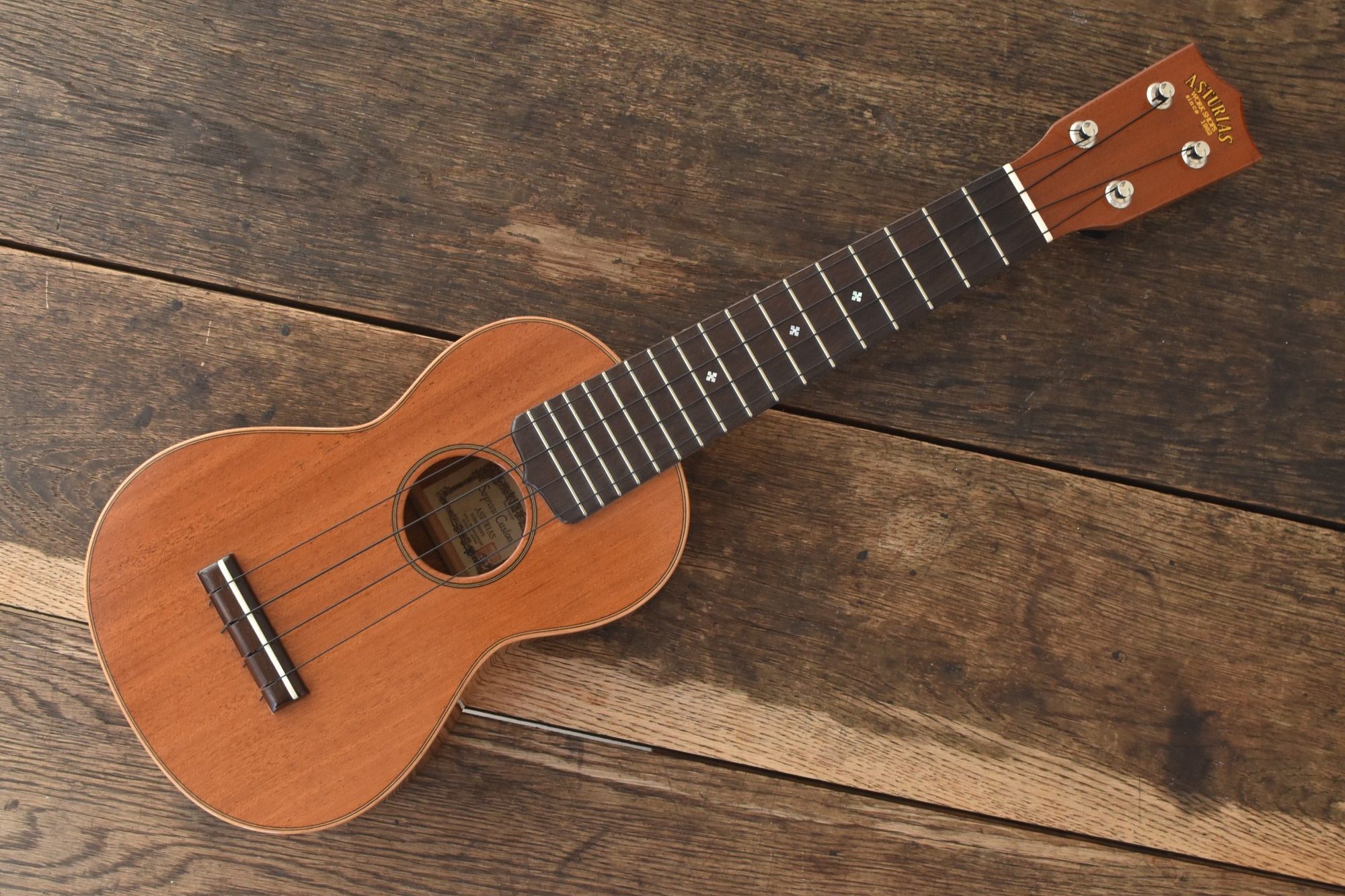 ASTURIAS Soprano Custom Mahogany | Quiet Village